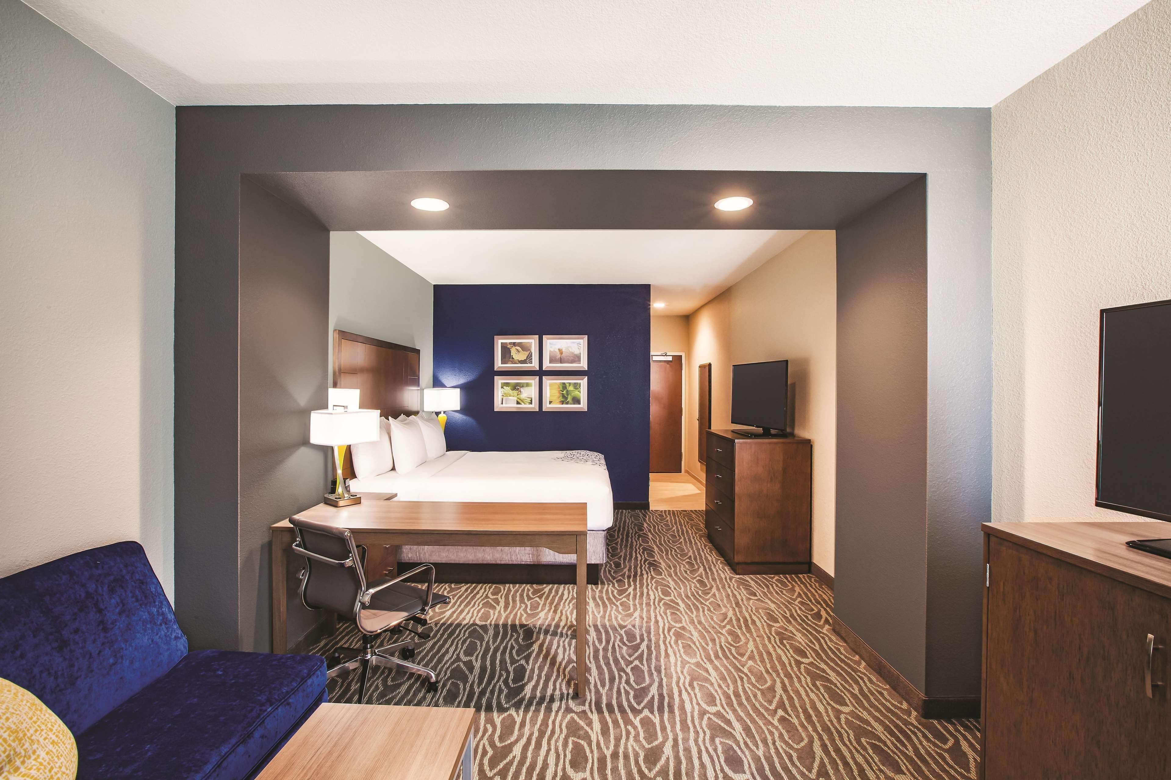 Hotel La Quinta By Wyndham Wichita Northeast Exteriér fotografie