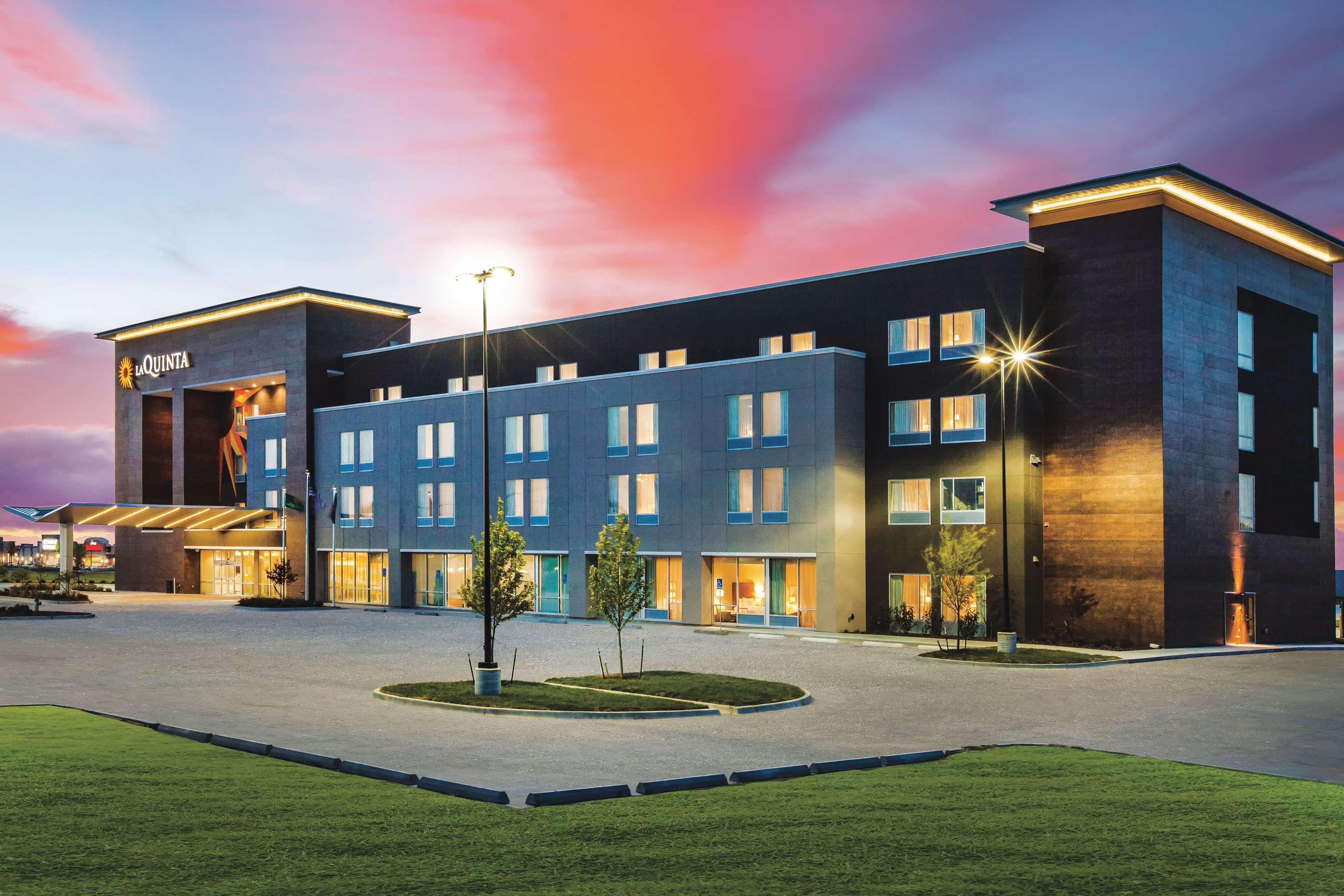 Hotel La Quinta By Wyndham Wichita Northeast Exteriér fotografie